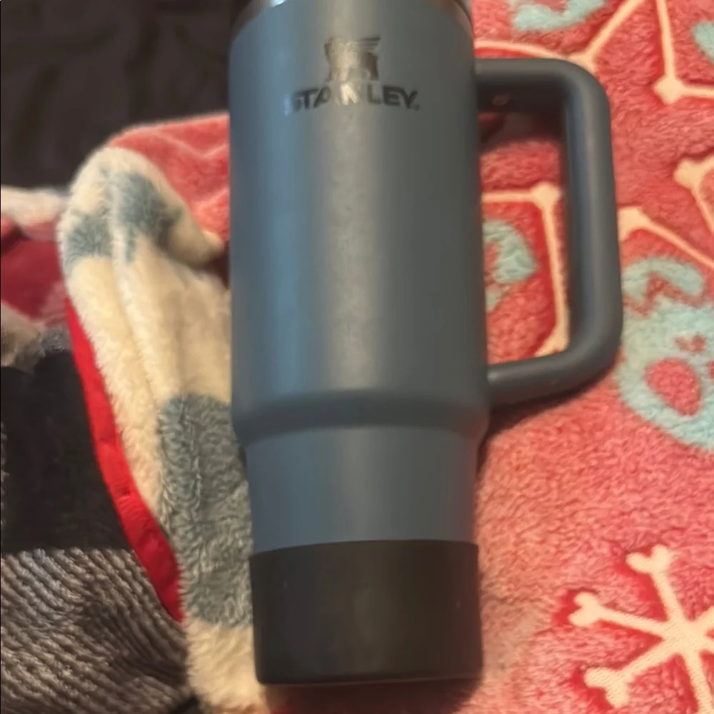 Stanley 30oz Quencher - Picture 5 of 5